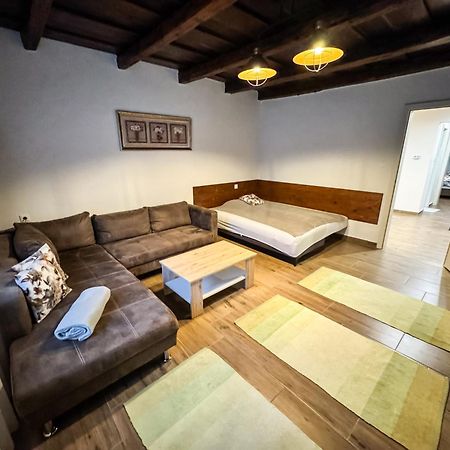 Dreko Panzio & Borbisztro Bed & Breakfast Győrújbarát Екстериор снимка