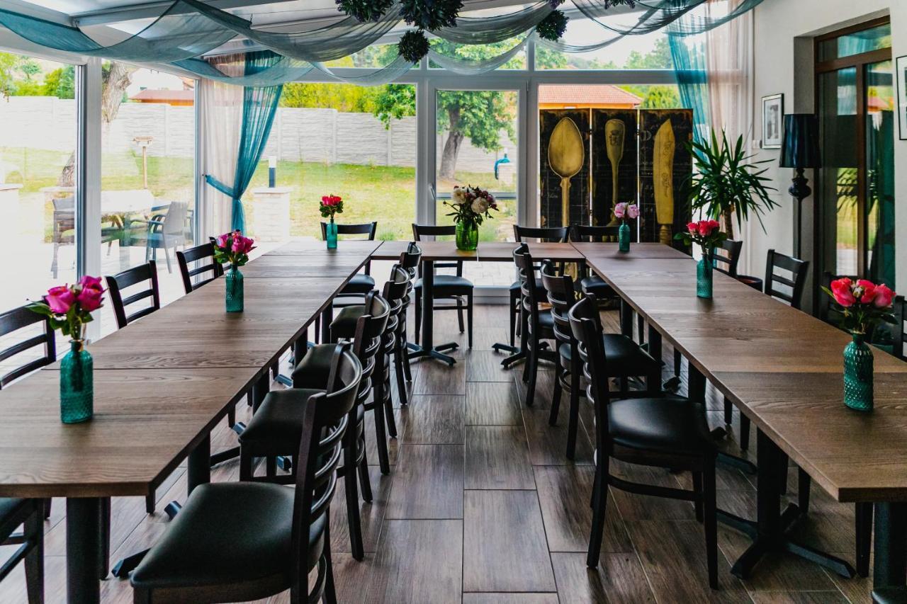 Dreko Panzio & Borbisztro Bed & Breakfast Győrújbarát Екстериор снимка