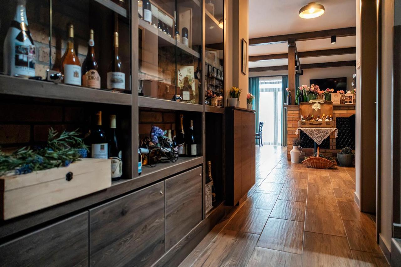 Dreko Panzio & Borbisztro Bed & Breakfast Győrújbarát Екстериор снимка