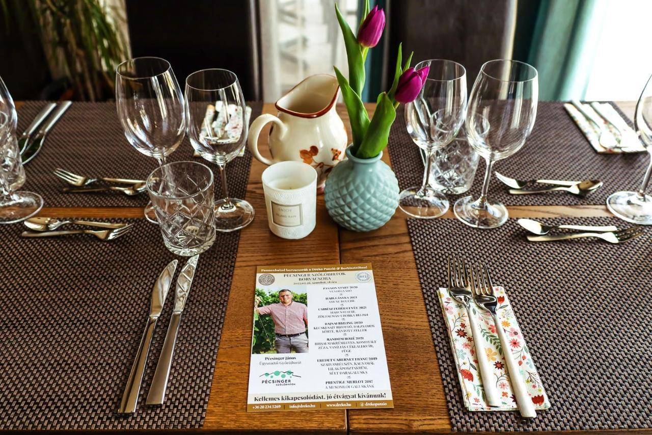Dreko Panzio & Borbisztro Bed & Breakfast Győrújbarát Екстериор снимка