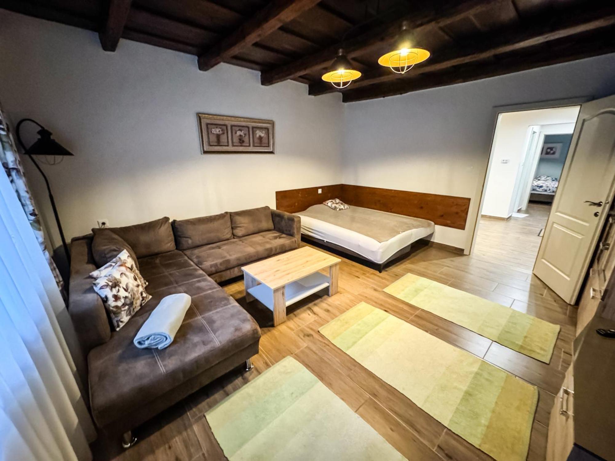 Dreko Panzio & Borbisztro Bed & Breakfast Győrújbarát Екстериор снимка