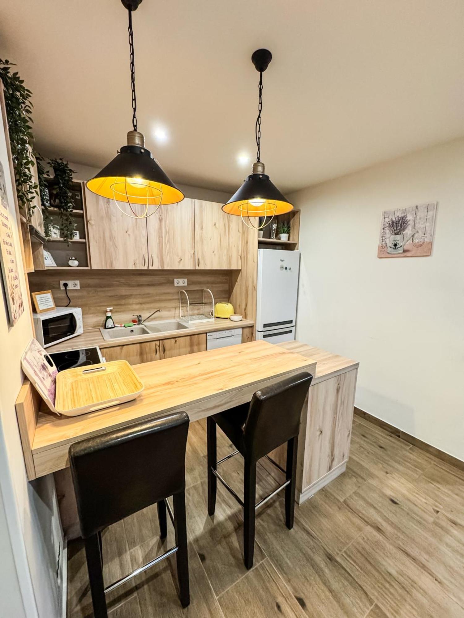Dreko Panzio & Borbisztro Bed & Breakfast Győrújbarát Екстериор снимка